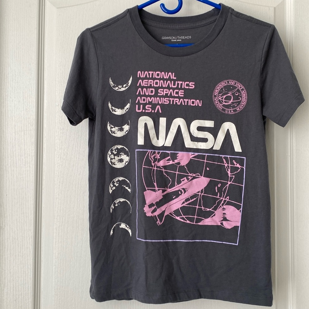 Grayson/Threads. Size XS. NASA shirt